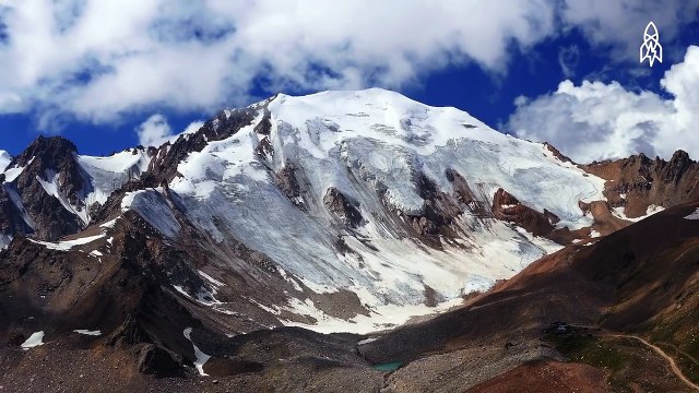 Harvesting Glaciers with the Last Ice Merchant - That's Amazing