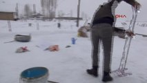 Hakkari Yüksekova Kardan Aylan ve Ümran'ı Yaptı