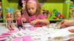 Куклы Барби. Ярослава открывает новый набор игрушек – обеденный стол для Барби. Видео для детей