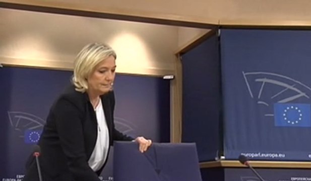 Marine Le Pen doit rembourser plus de 300 000 euros au Parlement européen