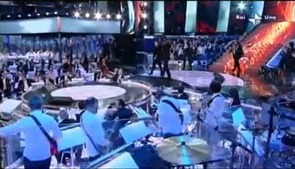 Vidéo: Youssou Ndour séduit le public... Regardez