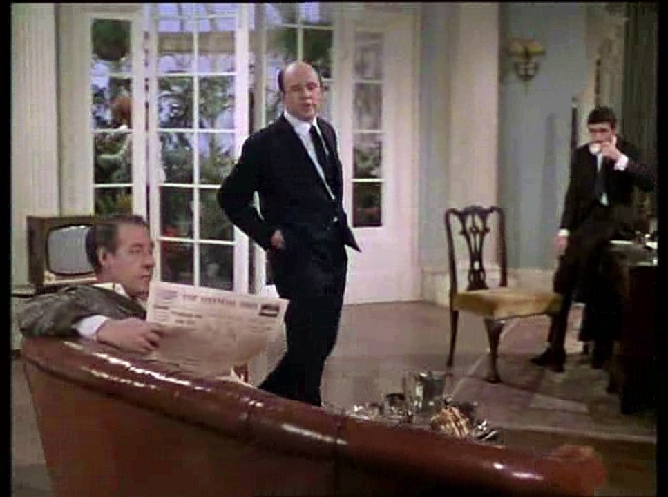 Man In A Suitcase  S01e15  The Sitting Pigeon