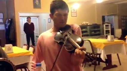 Kemanı ağlatan adam