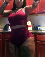 Petite danse dans la cuisine