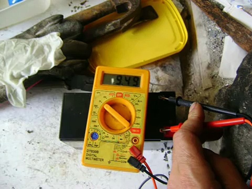 Recuperar bateria de nobreak 12 volts e 7,2A.