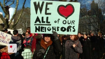 Airbnb Lets Users Open Their Homes to Refugees