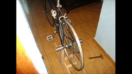 Estrutura para fazer exercício pedalando Bicicleta gerando energia elétrica parte 1