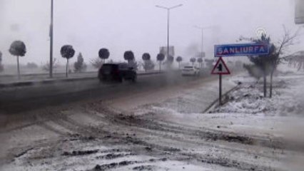 Şanlıurfa'da Kar Kazalara Neden Oldu: 13 Yaralı (2)
