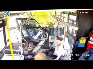 Una furgoneta se incrusta en un autobús en un brutal accidente