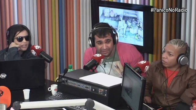 Eduardo Bolsonaro HUMILHA Amanda do Pânico da Jovem Pan