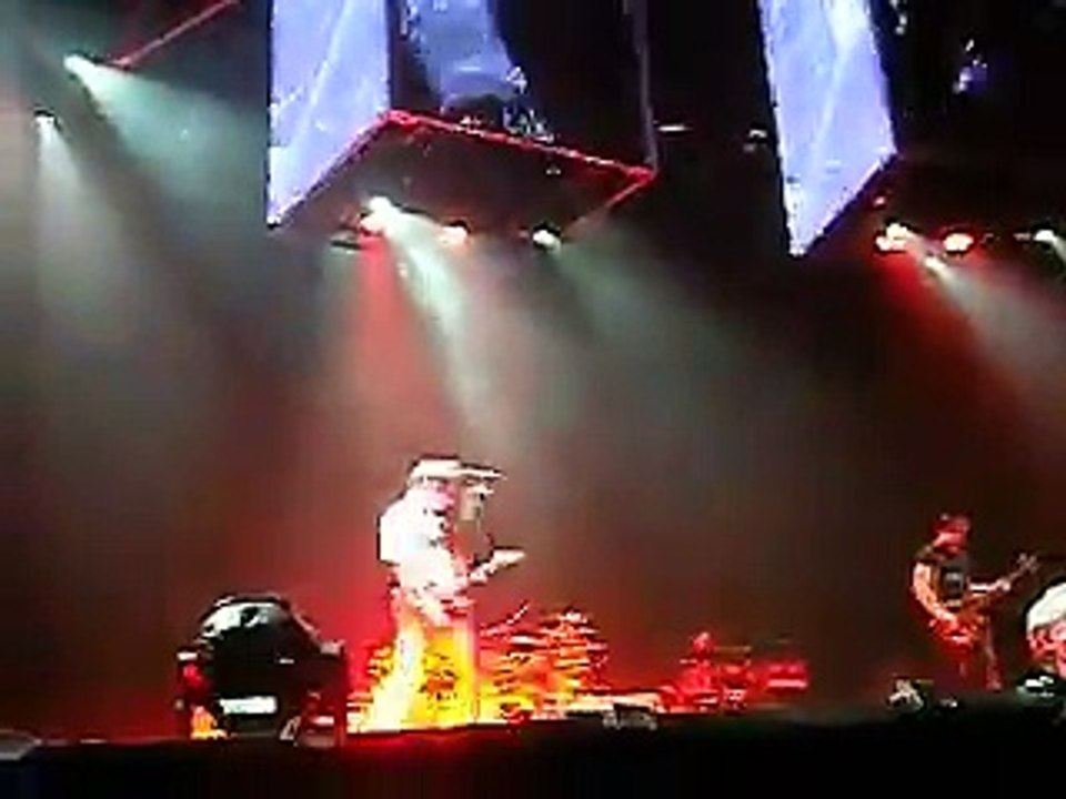 Muse - Unnatural Selection - Toulouse Zenith - 11/25/2009