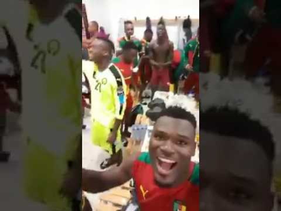 Les lions indomptables du cameroun fêtent leure victoire après une séance