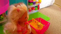 AnaBeth at the Shopkin Stall to buy Shopkins for her friends