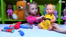 Беби Борн и Ненуко. Куклы на приеме у доктора Ярославы. Видео для детей. Baby Born & Nenuco Dolls