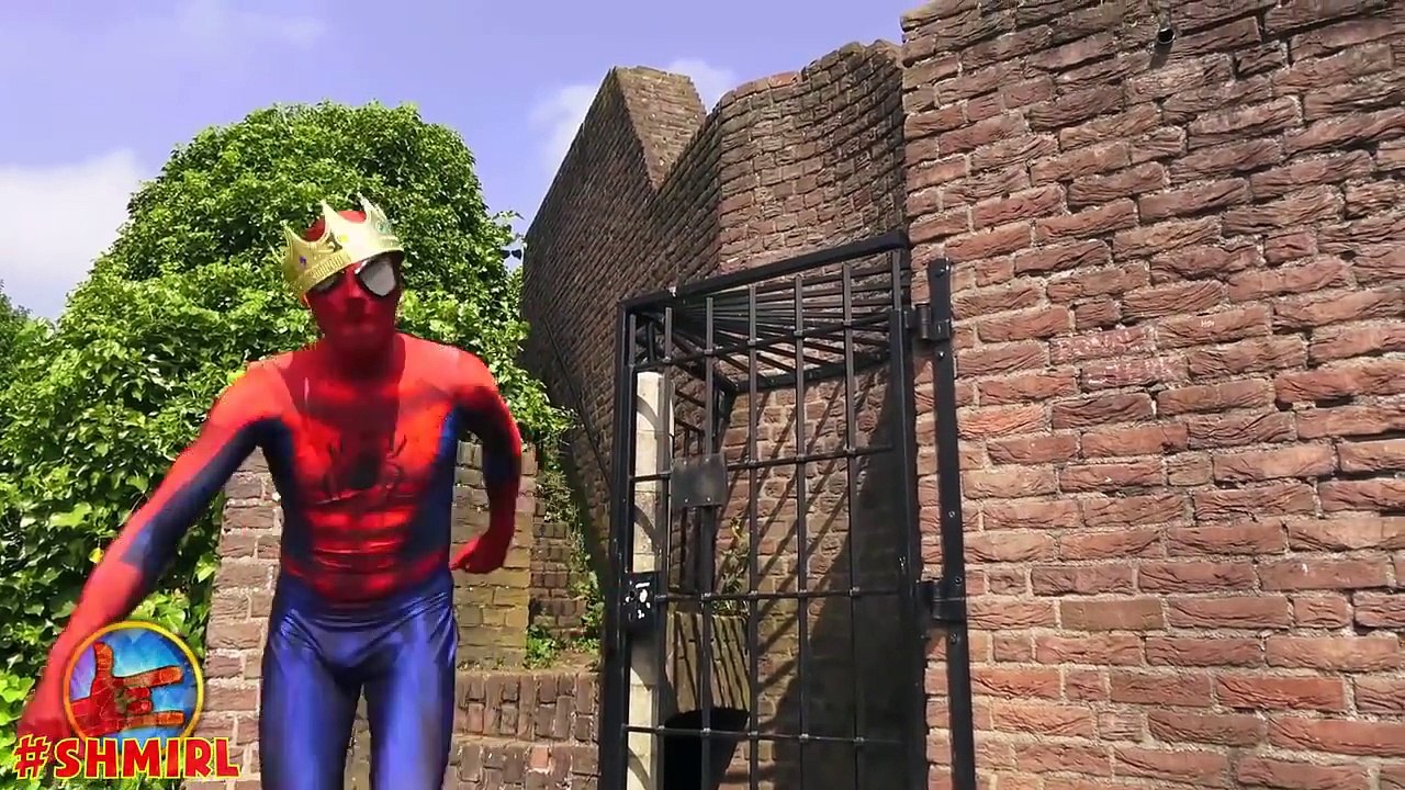 Паук-призрак шалость супер Джокер и Человек-Паук против Призрака в замке смешной фильм супергерой в реальной жизни