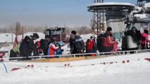 Belediyeden Öğrencilere Kayak Malzemesi
