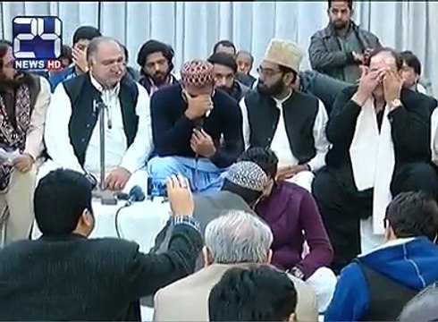 Wahab Riaz walid kie rasm e qul per NAAT parhte howe rone lagay. sunain khubsurat naat