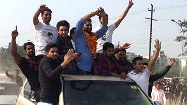 Bigg Boss 10 Winner Manveer Gurjar | Grand Welcome Video FULL HD | Noida, Delhi | Mobbed By Fans