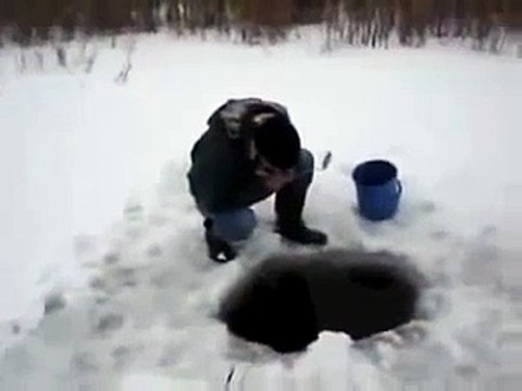 Рыбалка голыми руками приколы ржака жесть