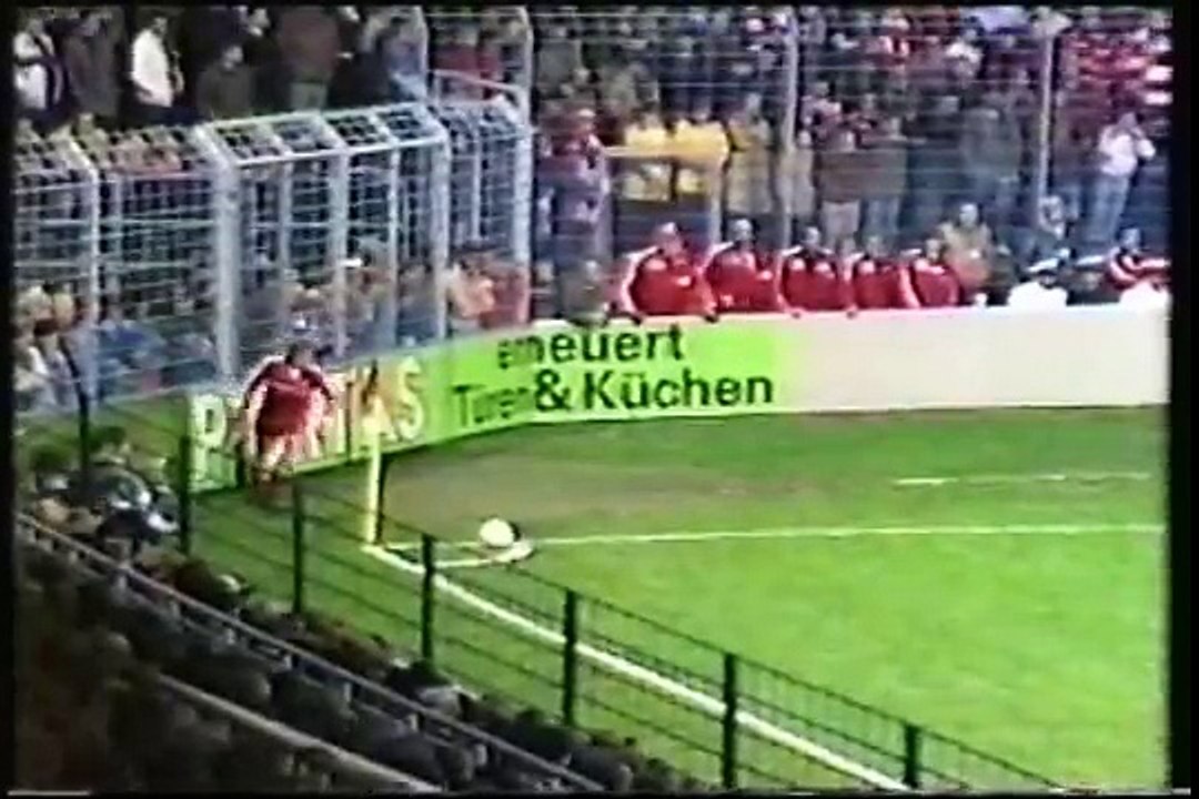 08.12.1982 - 1982-1983 UEFA Cup 3rd Round 2nd Leg 1. FC Kaiserslautern 4-0 Sevilla FC