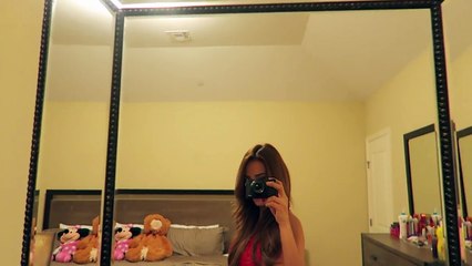 Yanet Garcia, présentatrice météo la plus sexy du Mexique, se filme en lingerie chez elle