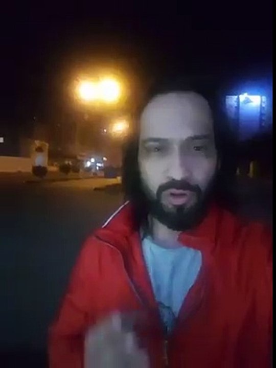 Waqar Zaka giving challenge to Assaulter