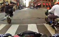 Polis Motosikletçinin Suratına Kahve Fırlattı
