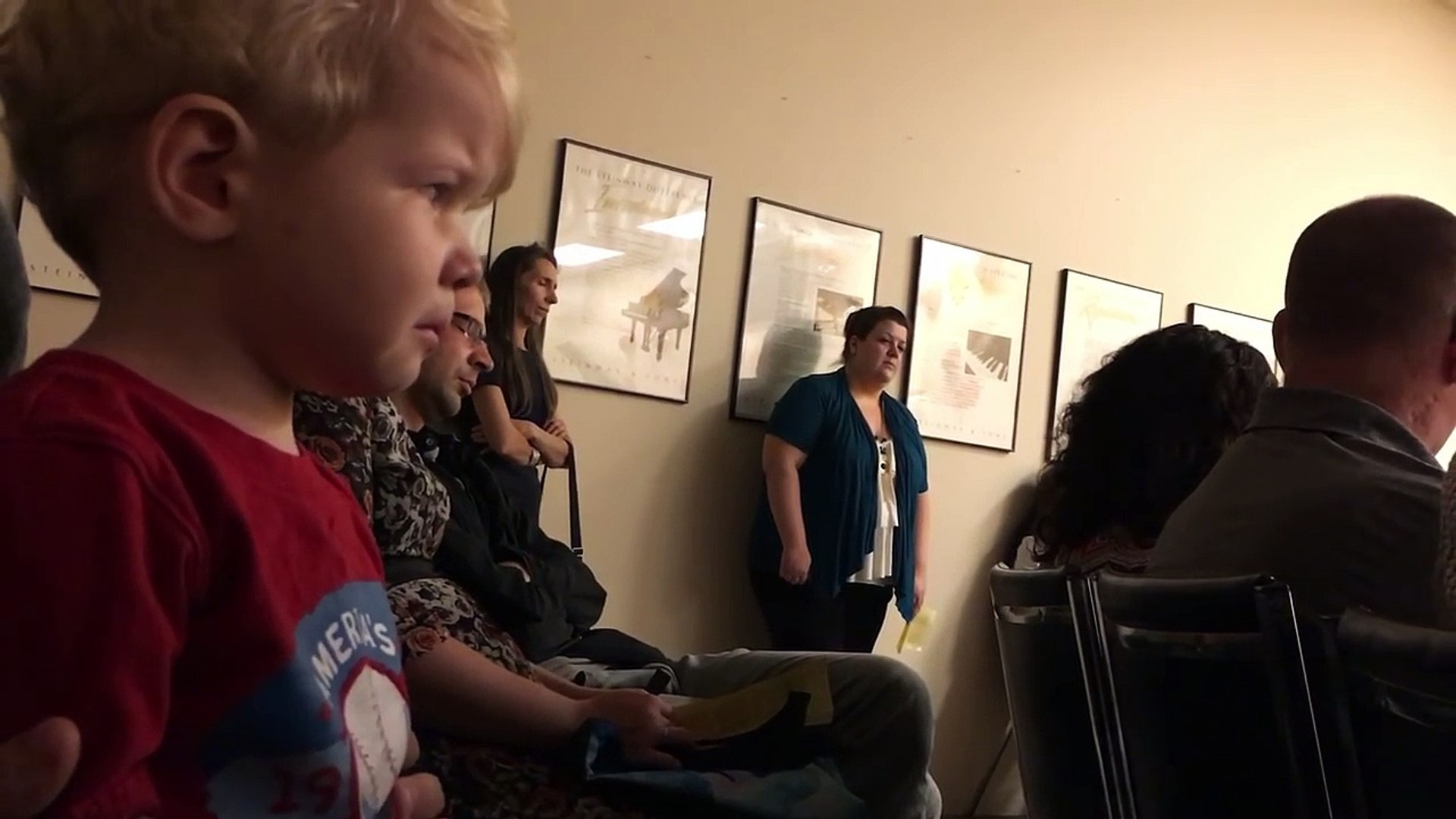 Musique classique à la maternelle : cet enfant réagit à la musique de  Beethoveen d'une façon incroyable - Vidéo Dailymotion