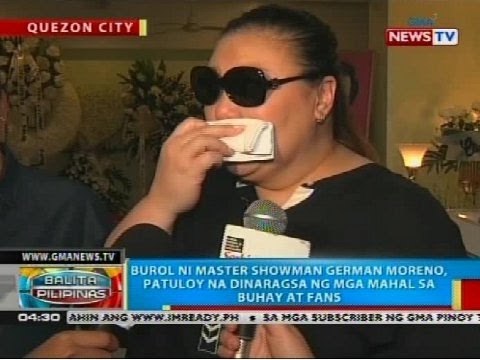Burol ni master showman German Moreno, patuloy na dinaragsa ng mga mahal sa buhay at fans