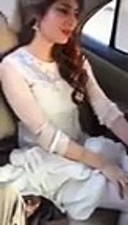 Neelam muneer dance in car leaked video Must Watch
