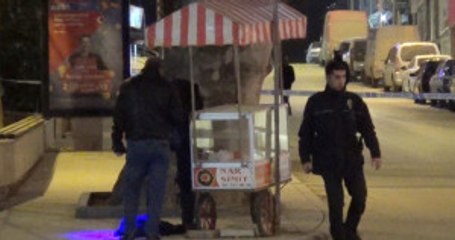 Polis Canını Hiçe Sayıp Şüpheli Pakete Müdahale Etti