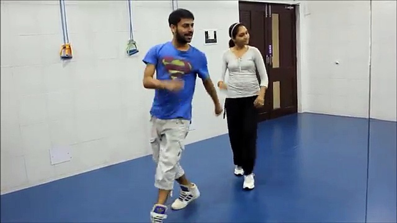 Balam Pichkari Bollywood Zumba workout with Nilesh(360p)
