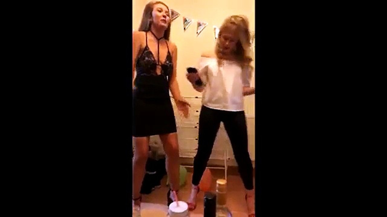Une fille a une sale surprise en se baissant pendant qu’elle danse !