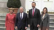 Gauck almuerza con los Reyes en su última visita a España como presidente