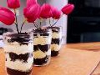 Delicious Oreo 'Dirt Cake' Parfaits