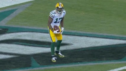 Davante Adams anota un touchdown de 20 yardas