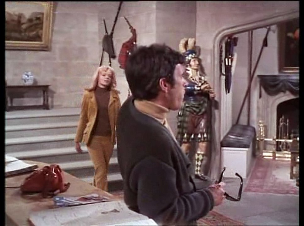 Man In A Suitcase  S01e20  Essay In Evil