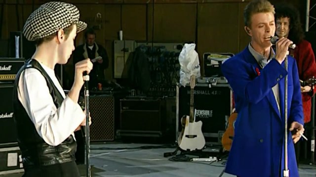 Queen with David Bowie & Annie Lennox - Under Pressure (Official Video)-ZT_z7Y7f0So-HD