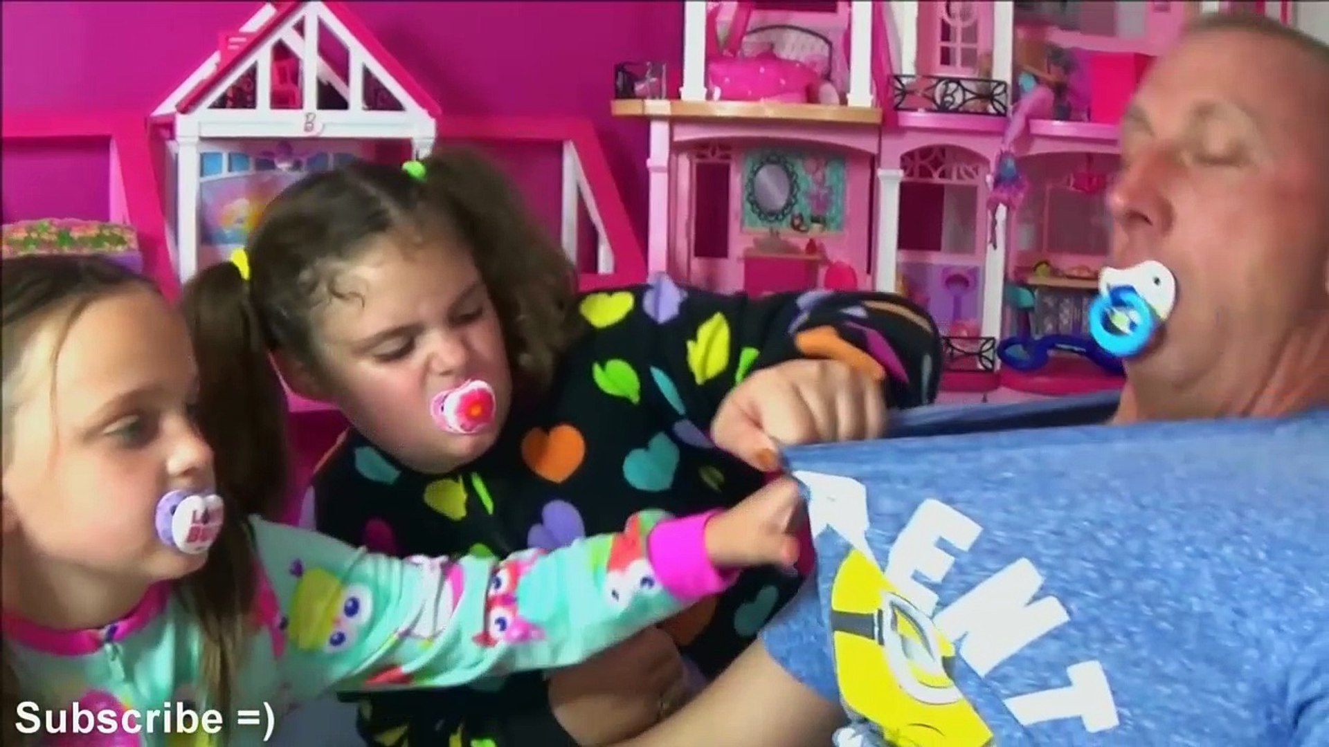 Bad Baby Victoria Vacuum Attacks Annabelle Crybaby Daddy Toy Freaks Babies Video Dailymotion