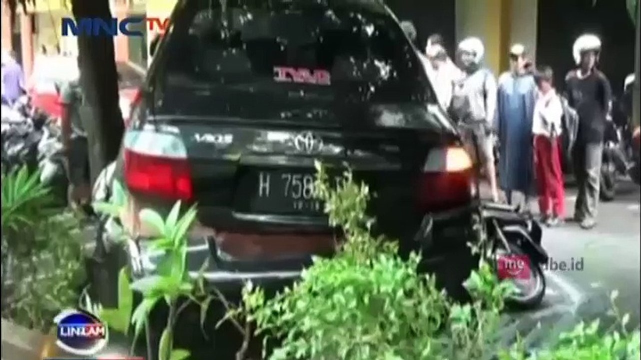 Sedan Tabrak Delapan Motor dan Pagar Rumah Sakit, 1 Orang Tewas