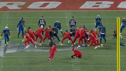 Brazilian announcers call the AFC's fake field goal attempt