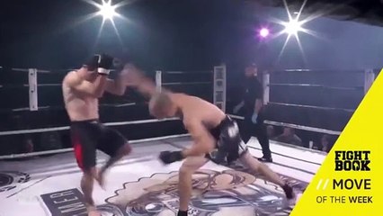 Download Video: Fair play, un combattant MMA remet en place l’épaule de son adversaire pour continuer le combat.