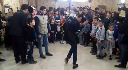 Backflip sur une chaise - Fail