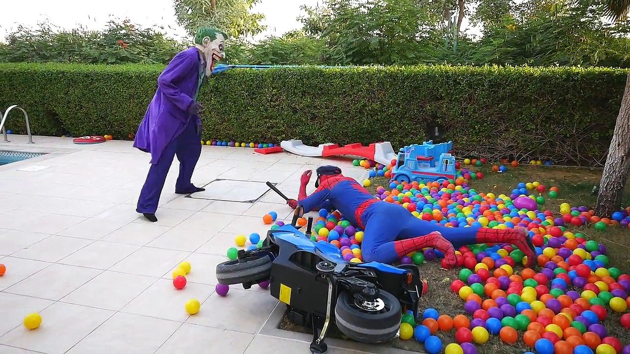 Joker McDONALDS DRIVE THRU Prank! w1/ Frozen Elsa Spiderman Hulk SpiderBaby Movie Toys in Real Life