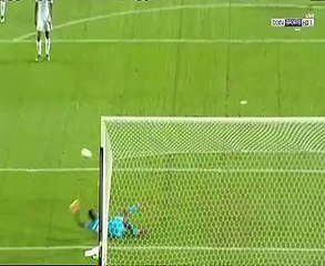 بالفيديو..كهربا يهدد مرمى بوركينا فاسو وصلاح يرفض الهدية