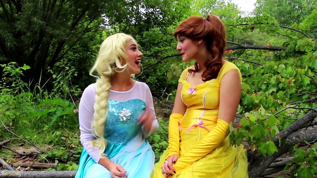 VAMPIRE Frozen Elsa & Anna PRANK! w/ Spiderman Joker Jail Hulk Rapunzel Mini Toys! Superhe