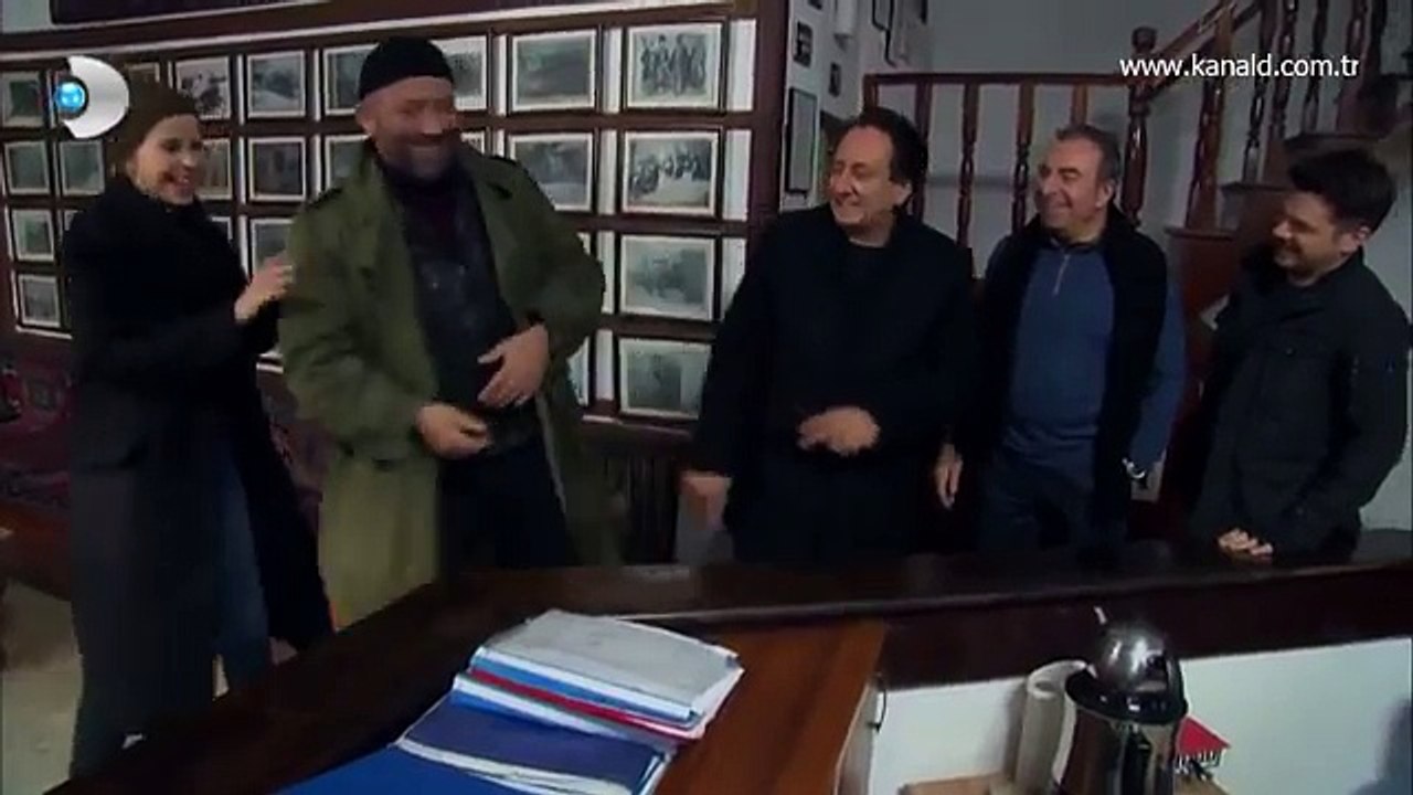 Arka Sokaklar 425. Bölüm | Mesut - Ama Rütbe Gitti, Artık Başkomiser Benim!