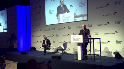 Meirelles: Brasil deve sair da recessão no 1º semestre de 2017