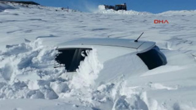 Diyarbakır-Viranşehir Yolunda Kar Mahsuru 4 Kişi 14 Saatte Kurtarıldı