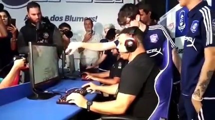 RONALDO FENÔMENO ENTRA PARA OS eSPORTS! ⚽